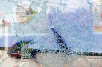emergency glass repair dubai, broken glass replacement dubai, building glass repair dubai, 24/7 glas