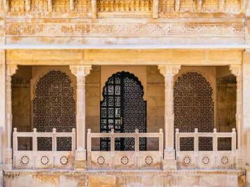 Why couples stop arguing after two days in Udaipur