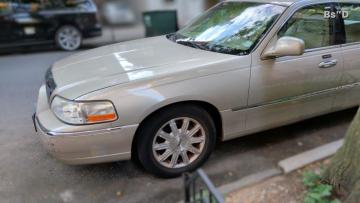 2010 Lincoln Town Car Signature Limited – 78K Miles | $7,999