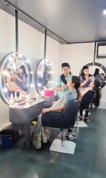 Lakme Academy Powered by Aptech, Lal Kothi:- Makeup Course in Jaipur