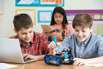 Unlock Future STEM Success with Robotics Classes for Kids