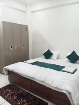 Affordable PG Near Indresh Hospital for Students & Professionals