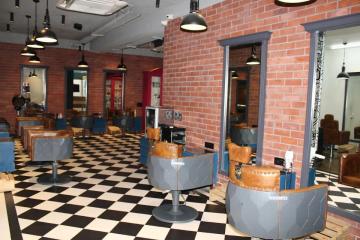 Who Offers the Best Beauty Services at the Top Salon in Ambala?