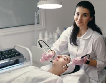 Best Aesthetic Dermatologists In Delhi - Skin Care Clinic