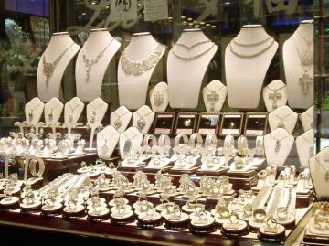 Lab Grown CVD Diamond Jewellery Store in Dubai