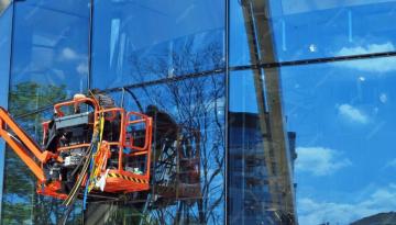 emergency glass repair dubai, broken glass replacement dubai, building glass repair dubai, 24/7 glas