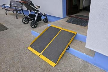 Aluminum wheelchair ramps