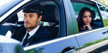 Why Choose a Town Car Service to Seattle Airport Transfers?