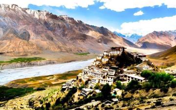 Best Karnataka Tour Packages for Family & Friends