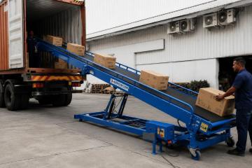Heavy-Duty Truck Loading Conveyor Systems by Arrowcon