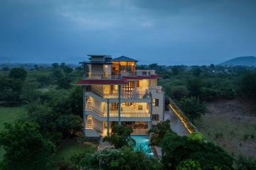 Luxury Stay in Udaipur near Fateh Sagar Lake