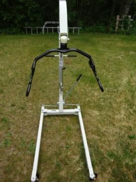 Hoyer lift or patient lift