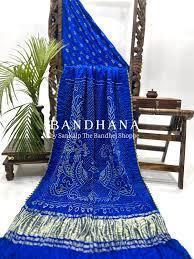 Which blouse colors pair with dark blue saree?