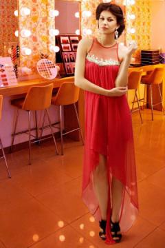 Shaping Strong Model Identities: A.Rrajani’s Portfolio Photography