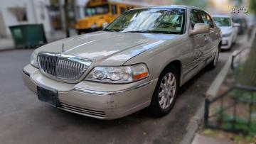 2010 Lincoln Town Car Signature Limited – 78K Miles | $7,999