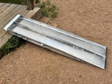 Aluminum wheelchair ramp