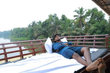 Book Premium Luxury Houseboat in Alleppey | India Vacationz