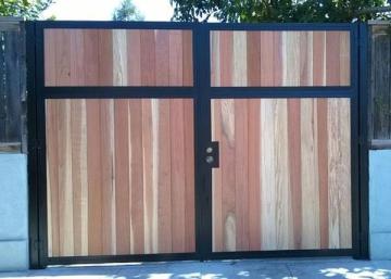 Commercial Vinyl Gates in Long Beach