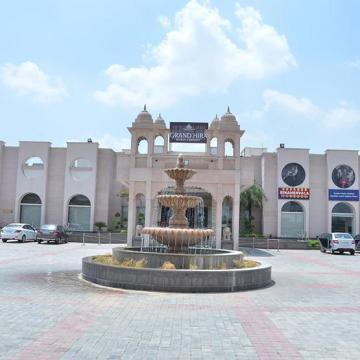 Best Resorts in Neemrana for Relaxed Stays and Short Getaways