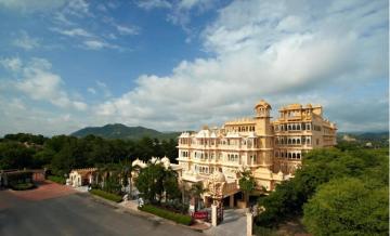 Weddings By Neeraj Kamra Creates Stunning Chunda Palace Weddings