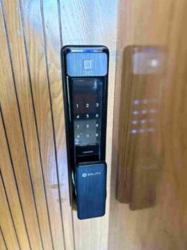 Enhance Security with an Advanced Automatic Door Lock