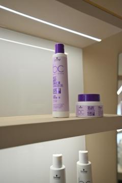 Can you bring your own hairstyle reference to a consultation?