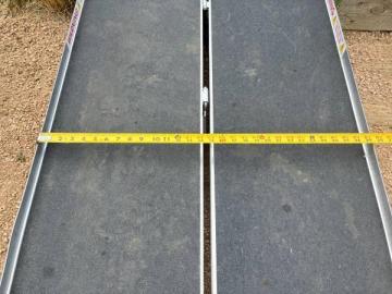 Aluminum wheelchair ramp
