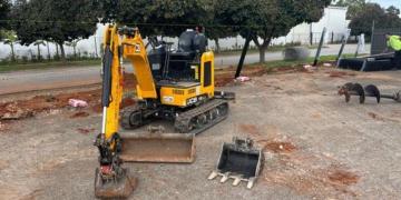 Excavator & Tipper Hire Adelaide | Same-Day Delivery | Equip Hire & Contracting