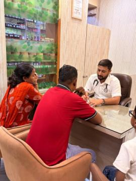 Gallery | Clinic Moments & Patient Education – Dr. Ankush Garg